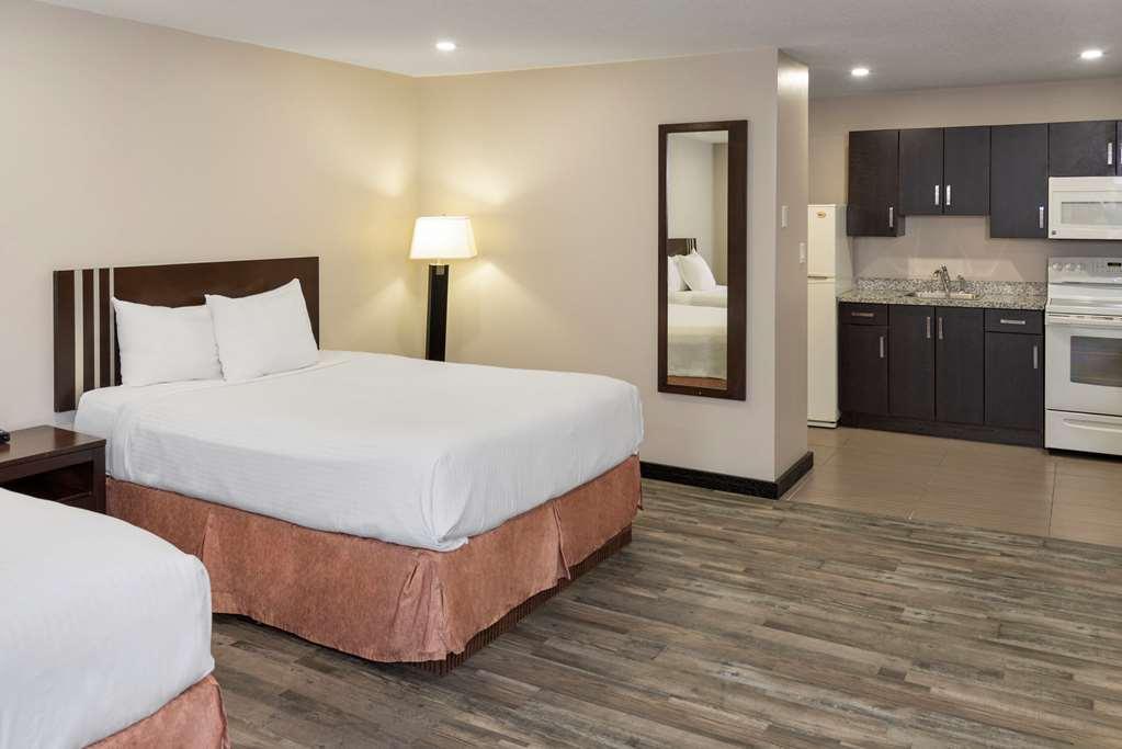 Econo Lodge Inn & Suites เมดิซีนแฮท ห้อง รูปภาพ