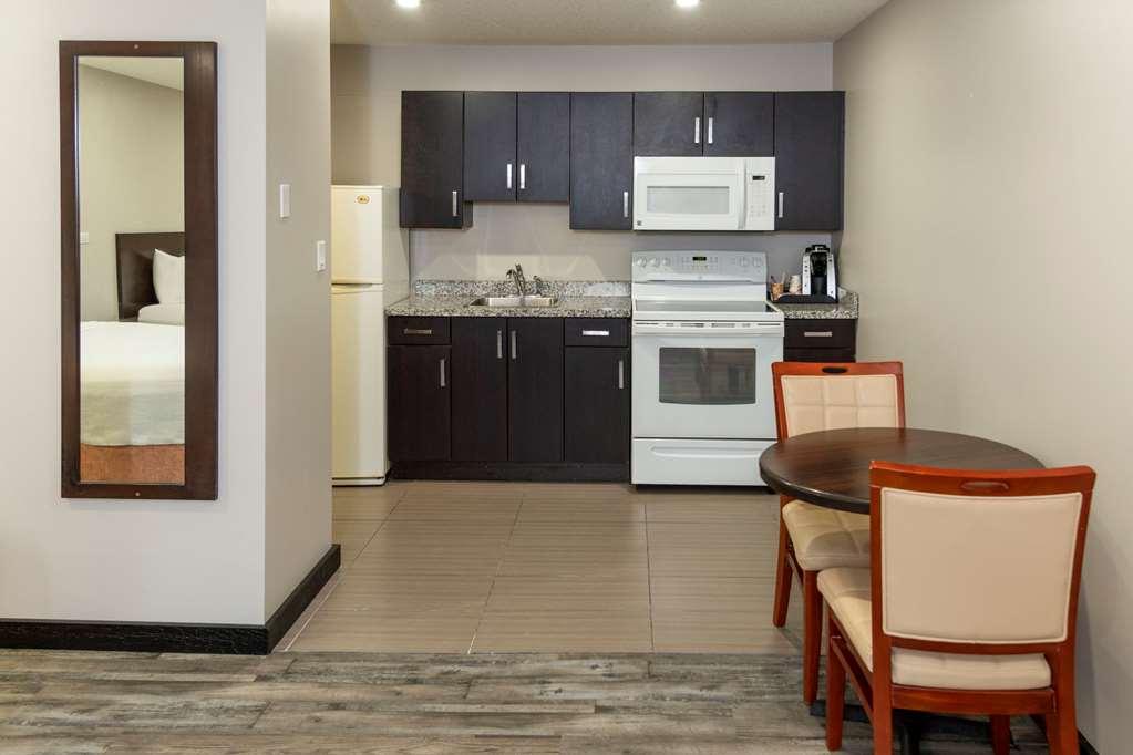 Econo Lodge Inn & Suites เมดิซีนแฮท ห้อง รูปภาพ