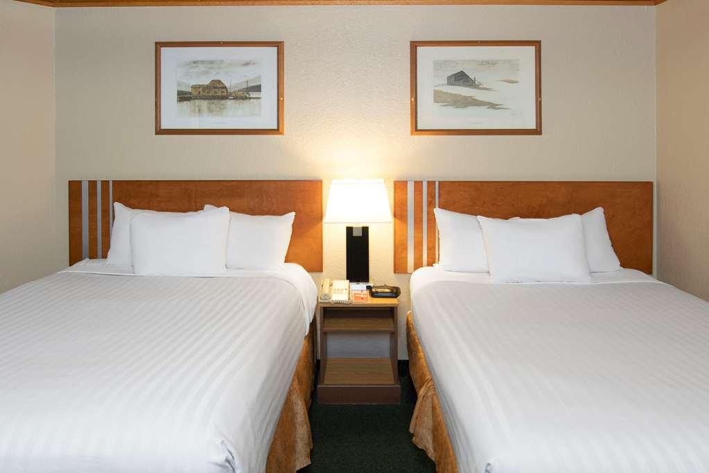 Econo Lodge Inn & Suites เมดิซีนแฮท ห้อง รูปภาพ