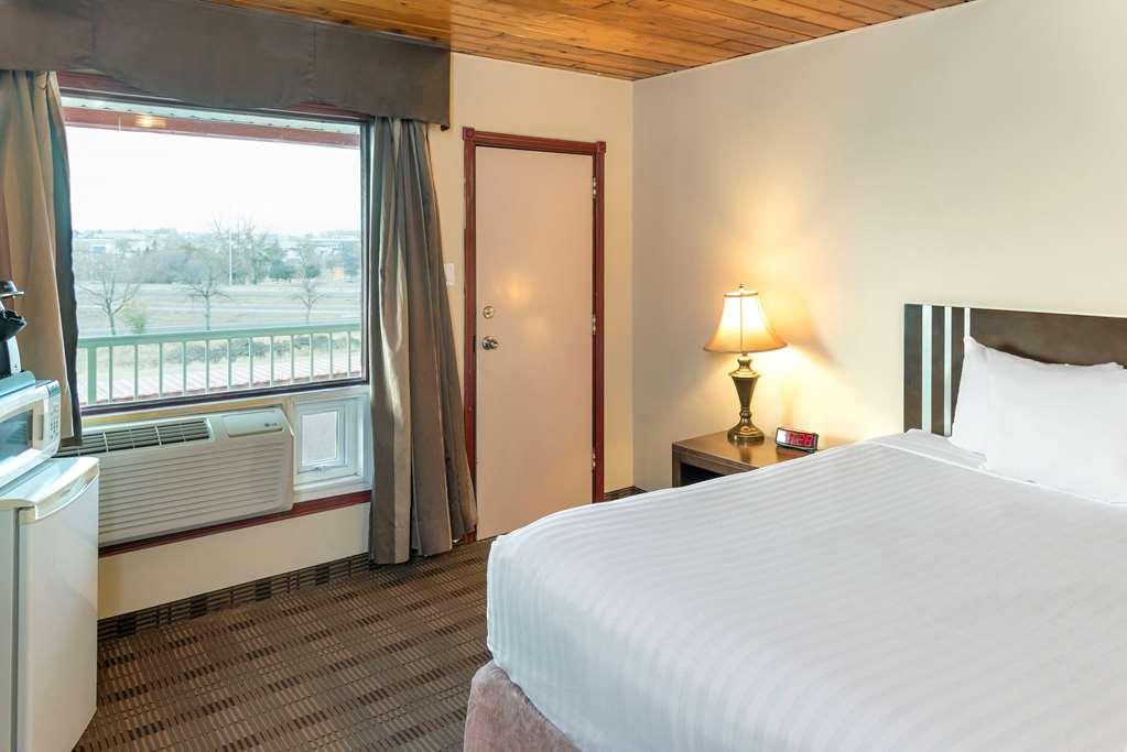 Econo Lodge Inn & Suites เมดิซีนแฮท ห้อง รูปภาพ