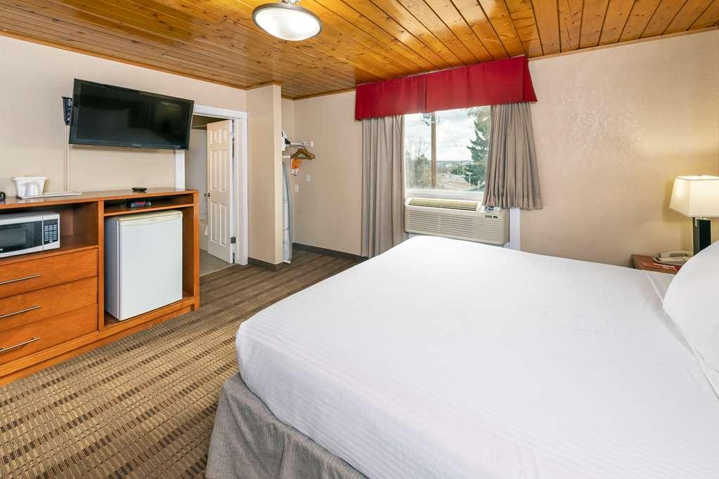 Econo Lodge Inn & Suites เมดิซีนแฮท ห้อง รูปภาพ