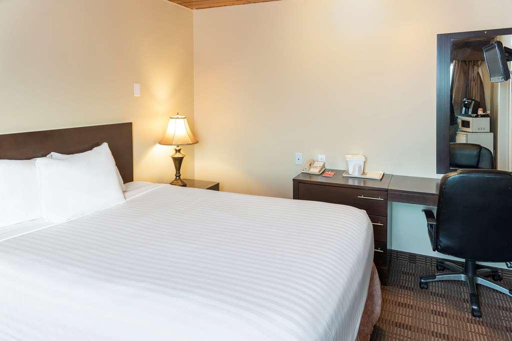 Econo Lodge Inn & Suites เมดิซีนแฮท ห้อง รูปภาพ