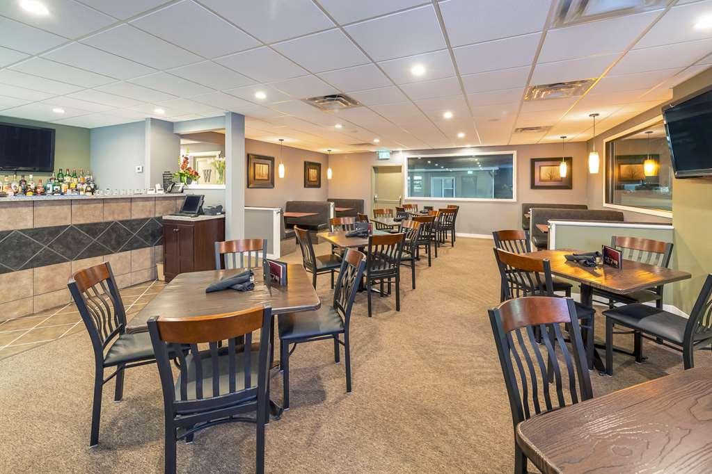 Econo Lodge Inn & Suites เมดิซีนแฮท ร้านอาหาร รูปภาพ